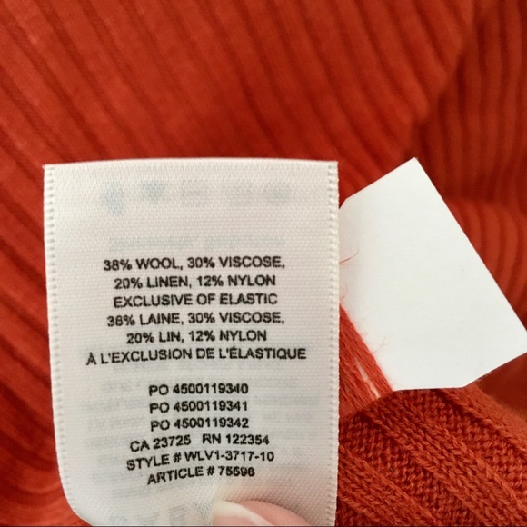 NWT Babaton Crew Neck Lightweight Sweater - Small - Picture 7 of 10